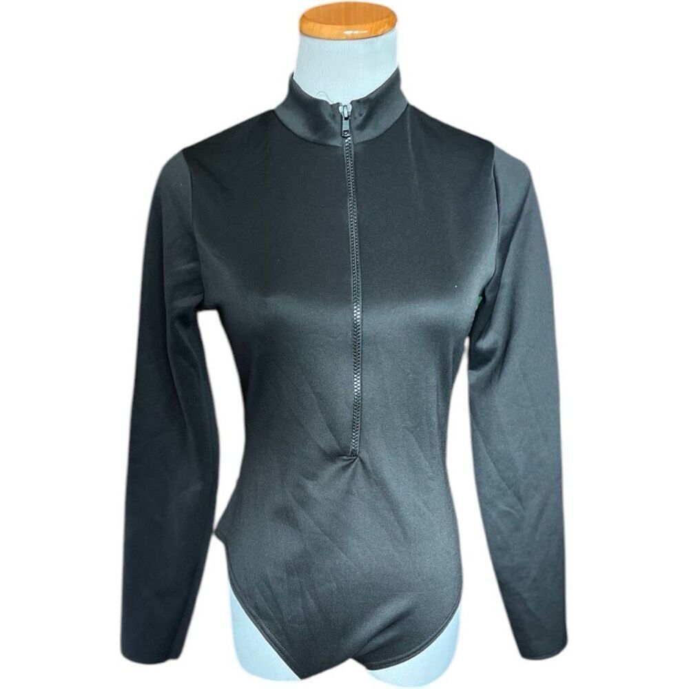 NWT Womens Pretty Little Things Chic Black Zip Front Mock Neck Bodysuit - Sz M